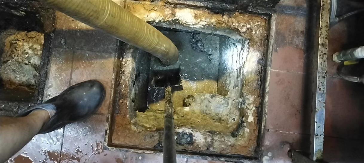 大关污水池清理一般都有毒气，怎么预防中毒呢？